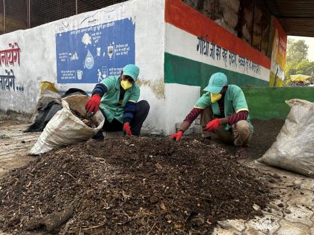 Community solid waste management project in Inghota village, Sumerpur district of Uttar Pradesh, improved diversification of livelihoods while addressing sanitation and public health outcomes. Photo by Vishvak Kannan/WRI India.