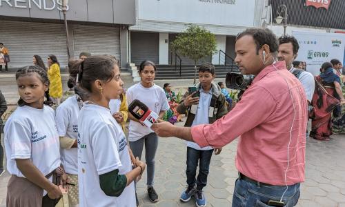 Young people voicing their public space needs during Patha Utsav (a celebration promoting non-motorized transport corridors) in Bhubaneswar.