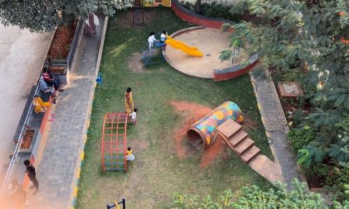 Puttani Park in Bengaluru’s KSRCTC Colony has given much-needed respite to the colony residents as they now have a safe, accessible public space near their homes where they can socialize with peers and their children can play. Photo by WRI India.